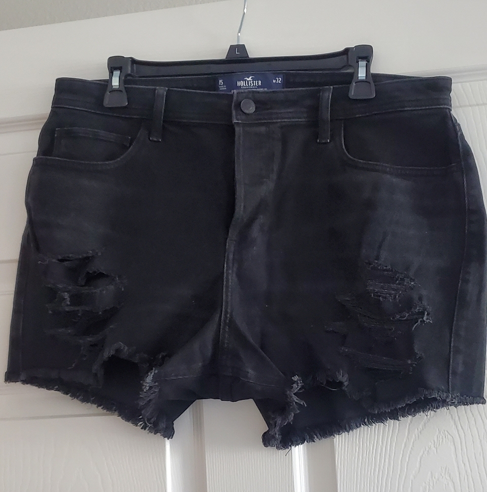 Hollister Women's Curvy High Rise Mom Shorts 3"